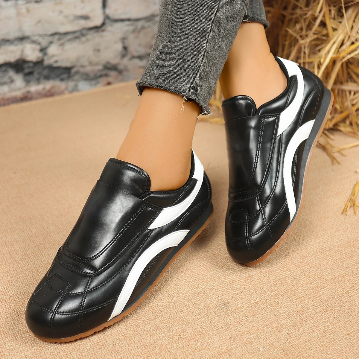 Women Sneakers Casual Running Shoes High Quality Flats Outside Simple Versatile Nonslip Loafers 251121