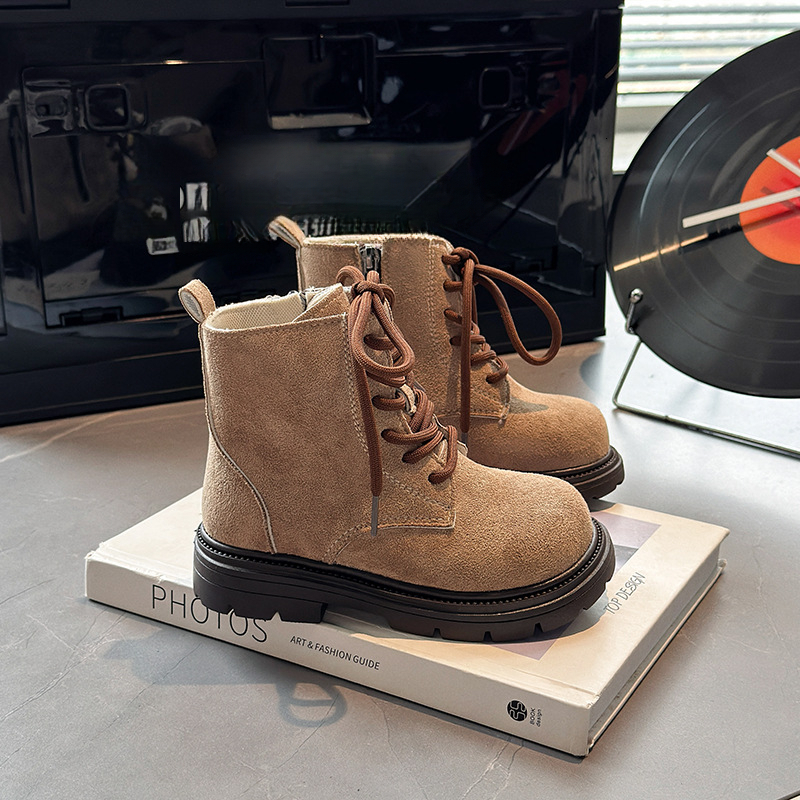 New designer shoes Girls Retro Stylish British Style Martin Boots Autumn Winter New Fashionable Handsome Boys Short Boots Versatile Leather Boots