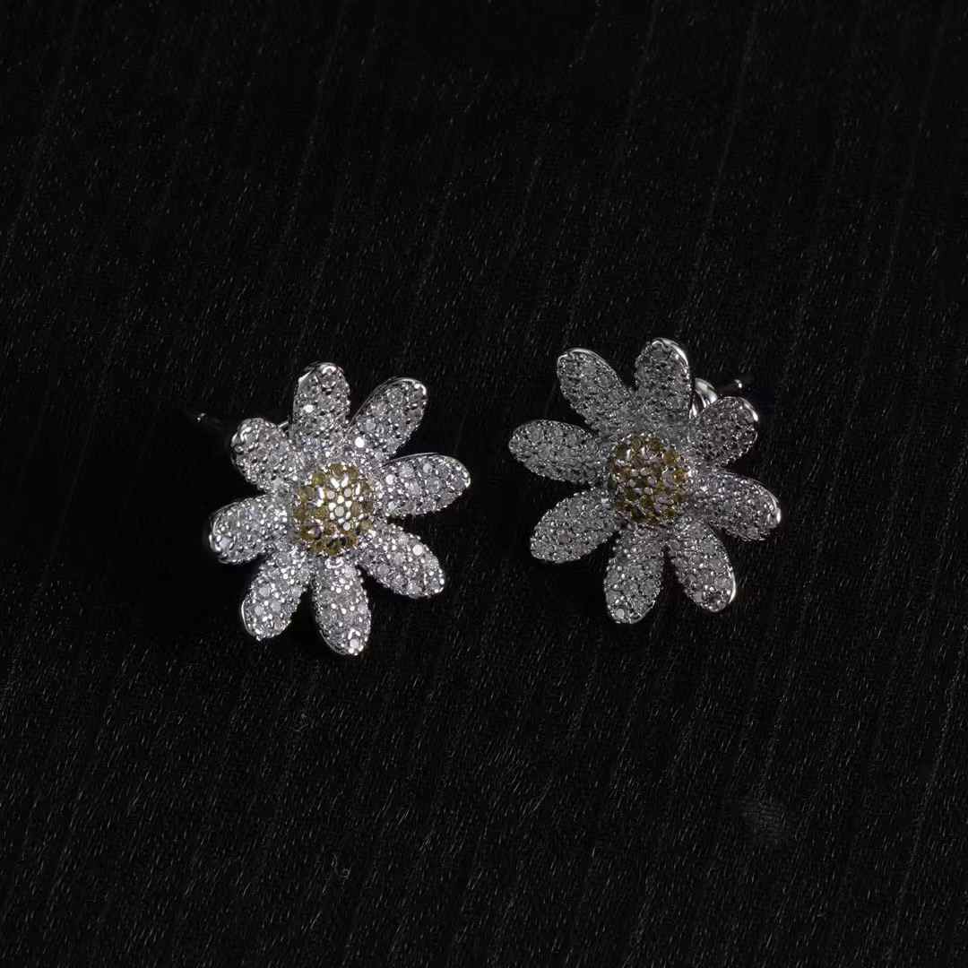 2025 Dainty Silver Moissanite Daisy Earrings, Flower Shaped Stud Earrings, High-Shine Moissanite Jewelry for Daily Wear