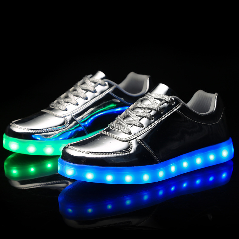 Colorful LED shoes, luminous shoe lights, gold and silver shoes, fashionable trendy shoes, skateboarding shoes, casual children's shoes