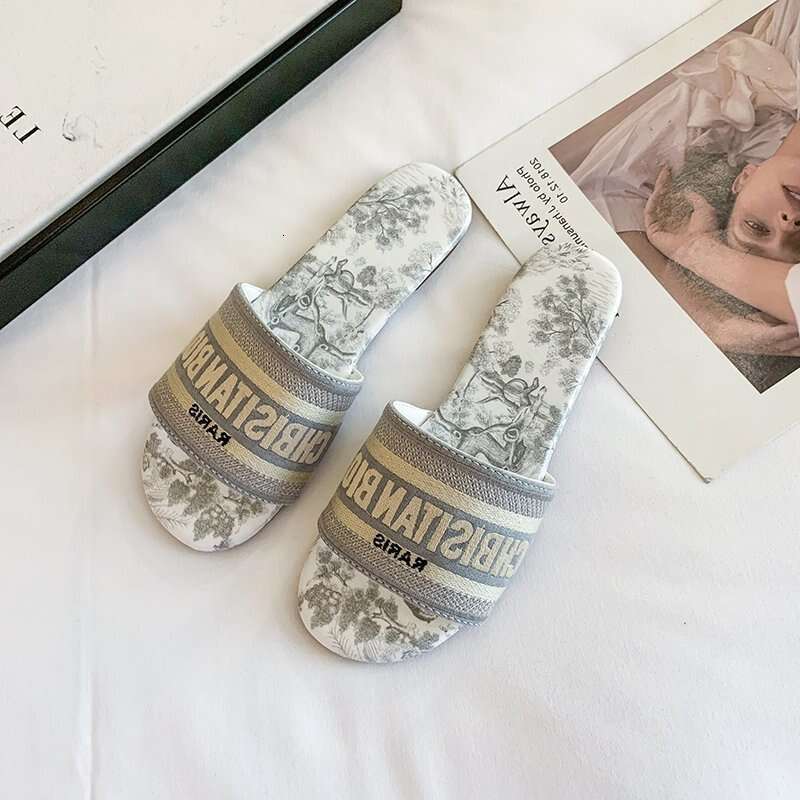 Free shipping 2025 new designer slippers flat slides for womens sandals girl blue pink fashion embroidery slipper outdoor dh5439299
