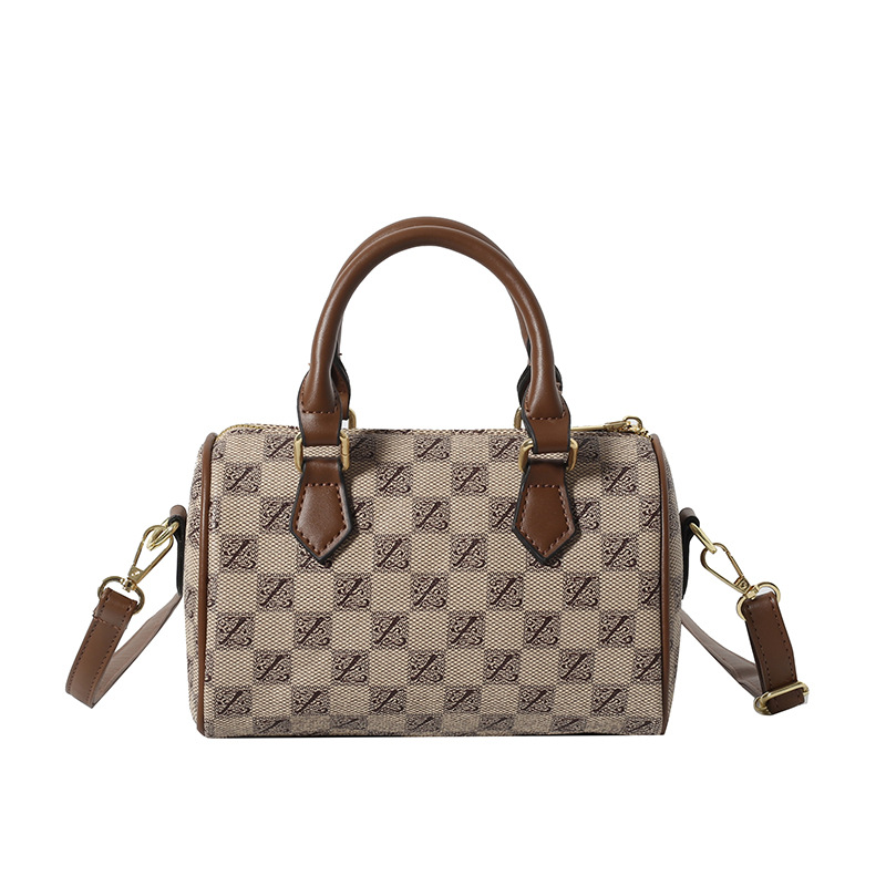 Portable Versatile Women's Handbag - Trendy Retro Blend for Everyday Use with Large Interior Space