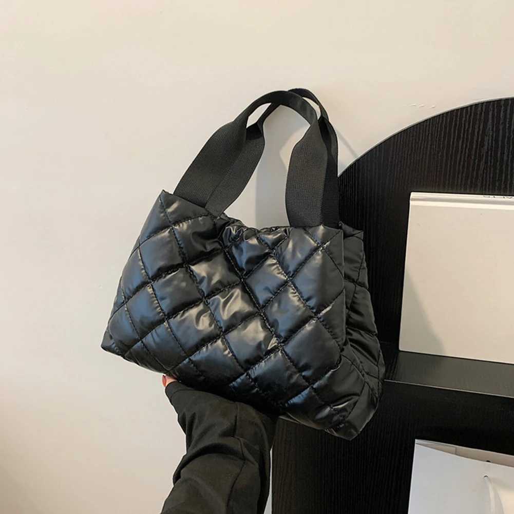 Wen Quilted Hobo Handbag Large Capacity Top-handle Bag Soft Solid Color Portable Cott Girls Winter Bag Y251121