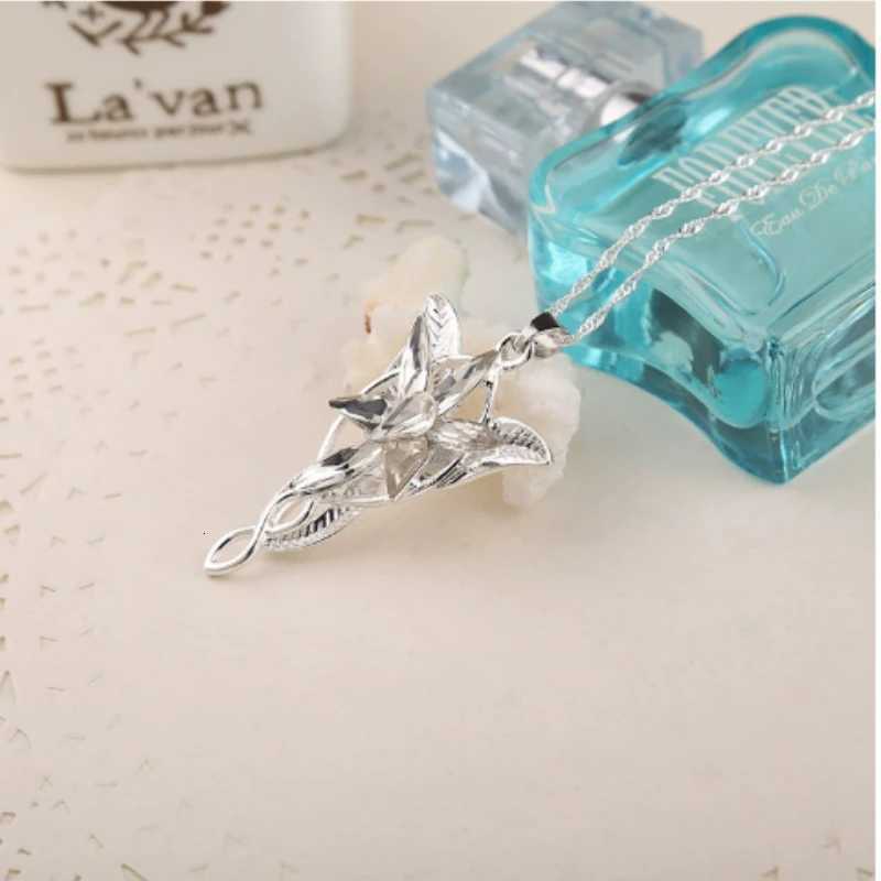 Film and Television Peripheral Lord of The Rings Crystal Necklace Elf Princess Cos PendantXJ251121