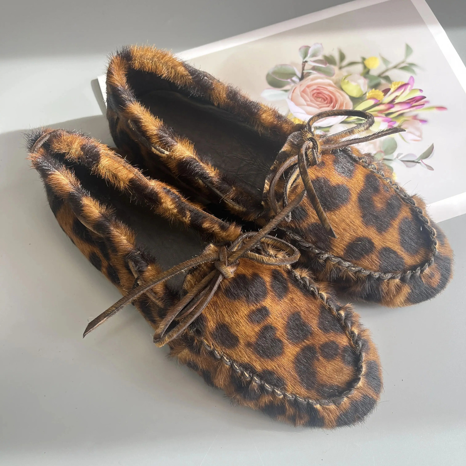 Womens Cowhide Laced Up Loafers Pleated Horse Hair Leopard Print Durable Loafer Stylist Concise Versatile Commuter Single Shoes 251121
