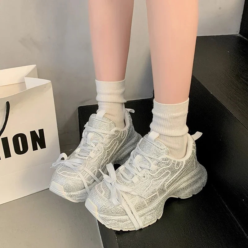 Top Quality Sneakers Women Skate Shoes Rhinestone Loafers Platform Fashion Shiny Womens Casual Crystal Sneaker 251121