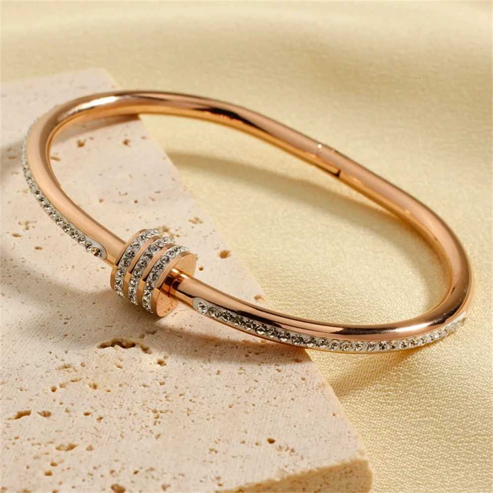 Exquisite Rhinestone Geometric Stainless Steel Bangle Bracelets for Women Gold Plated Charm Bracelet Waterproof JewelryW251121