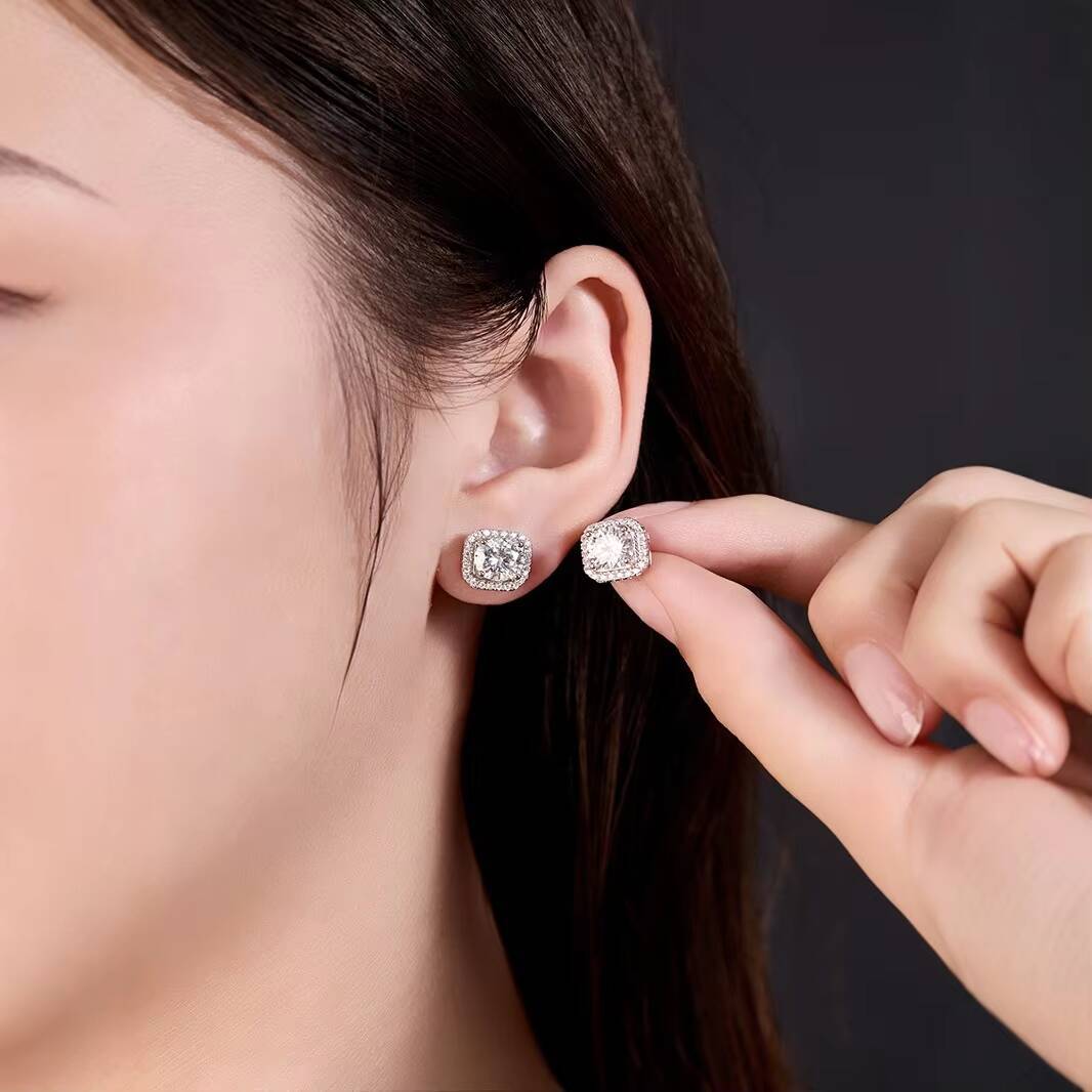 Luxury S925 Silver Fine Jewelry Full Diamond Moissanite Studs Earrings for Women Anniversaries Gift