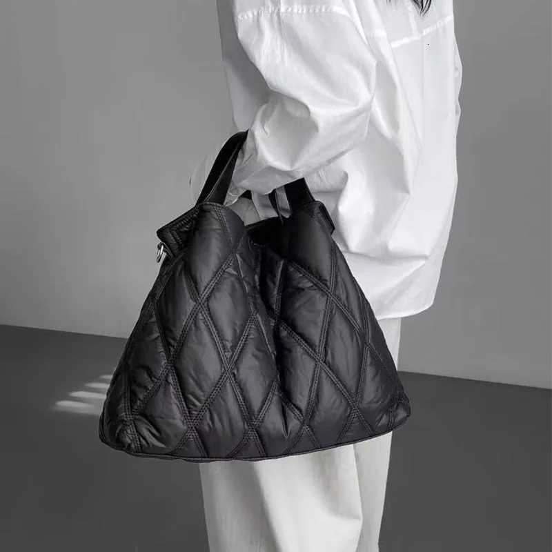 Wens luxury nyl gasket slat bags fiable space cott ladies tote bag simple solid pure casual nyl stuffed handbag Y251121