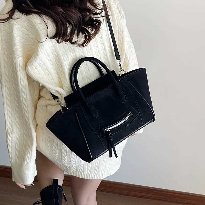Fashion High-End Suede Bag 2025 New Large-Capacity Crossbody Bag Fiable Cmuter Handbag Wing Bag 8120XF Y251121