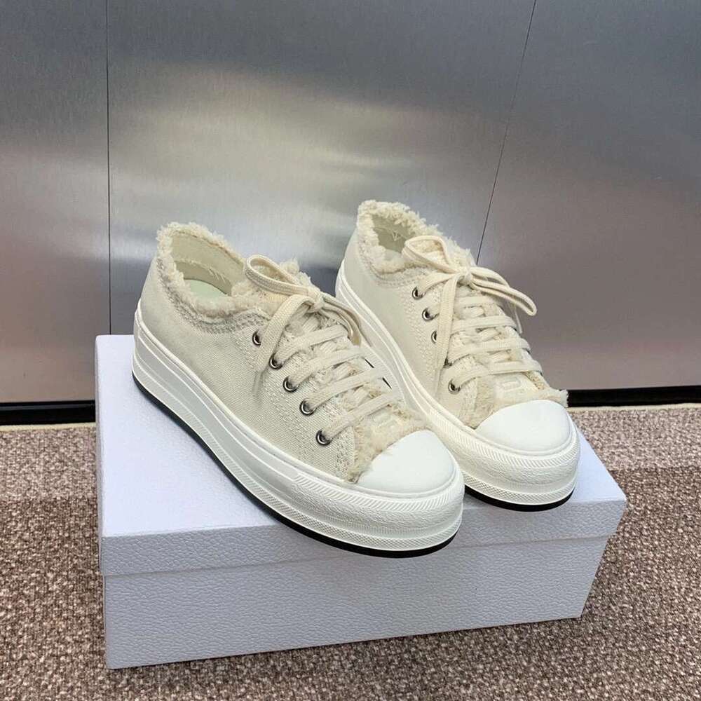 Women Size35-45 Canvas Couple Sneakers Flat Platform Sports Leisure Flats Solid Colors Designer Shoes atillas De Mujer