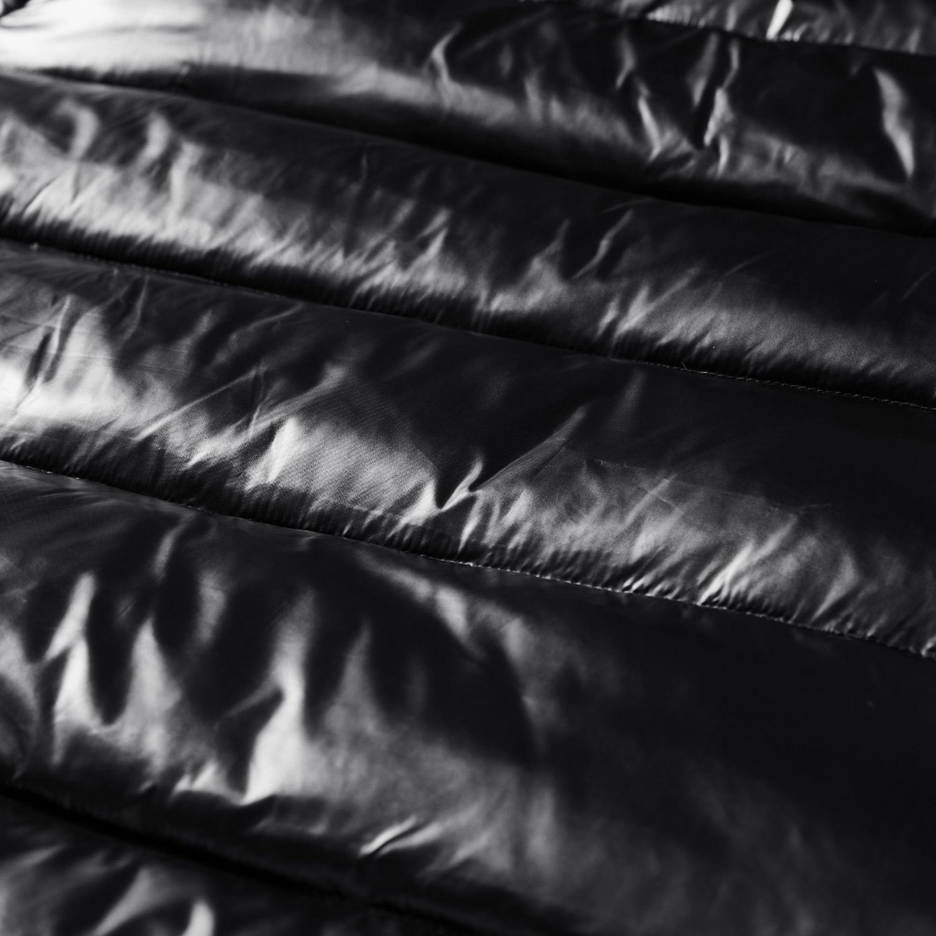 New Winter Warm Down Jacket Mens Fashion Bright Short Down Coat Outdoor Light Waterproof White Duck Down Hooded