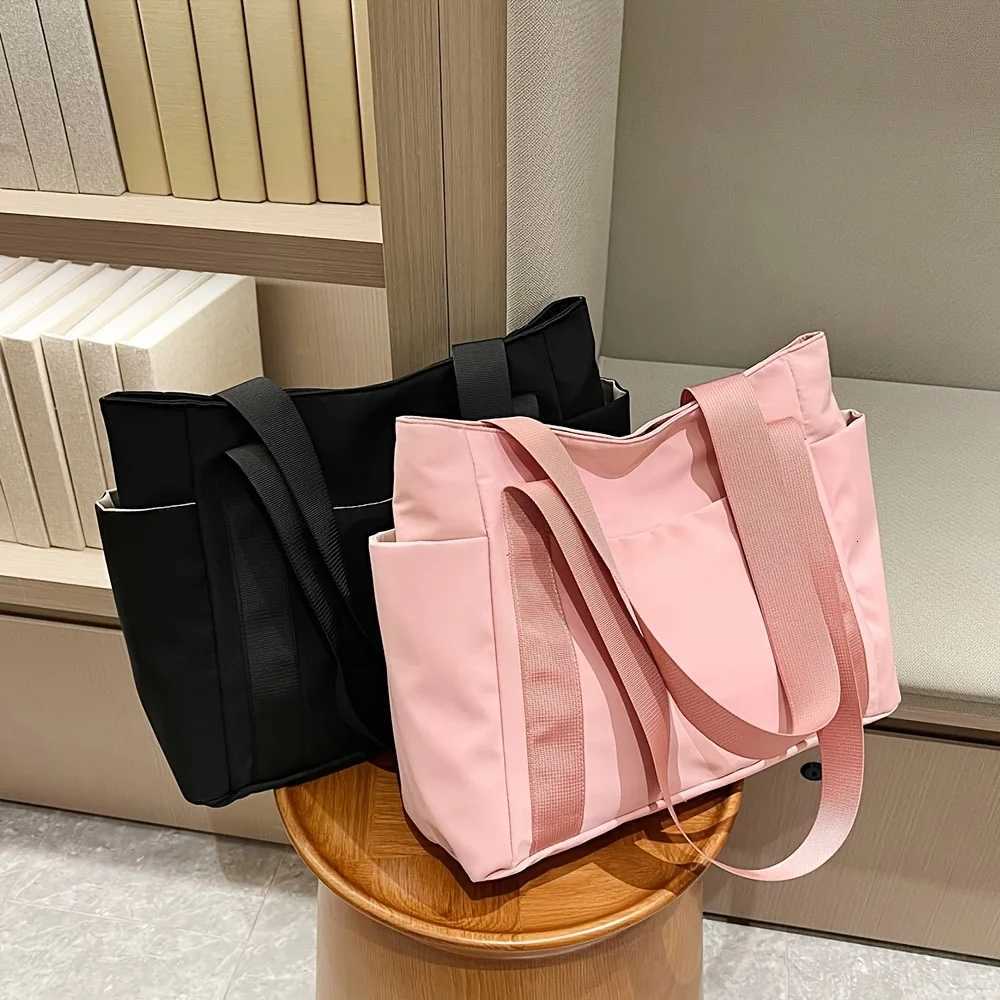 Chic Large Capacity Tote Bag for Women Lightweight Durable Oxford Fabric Handbag Shoulder Bag Perfect for College CommutingT251121