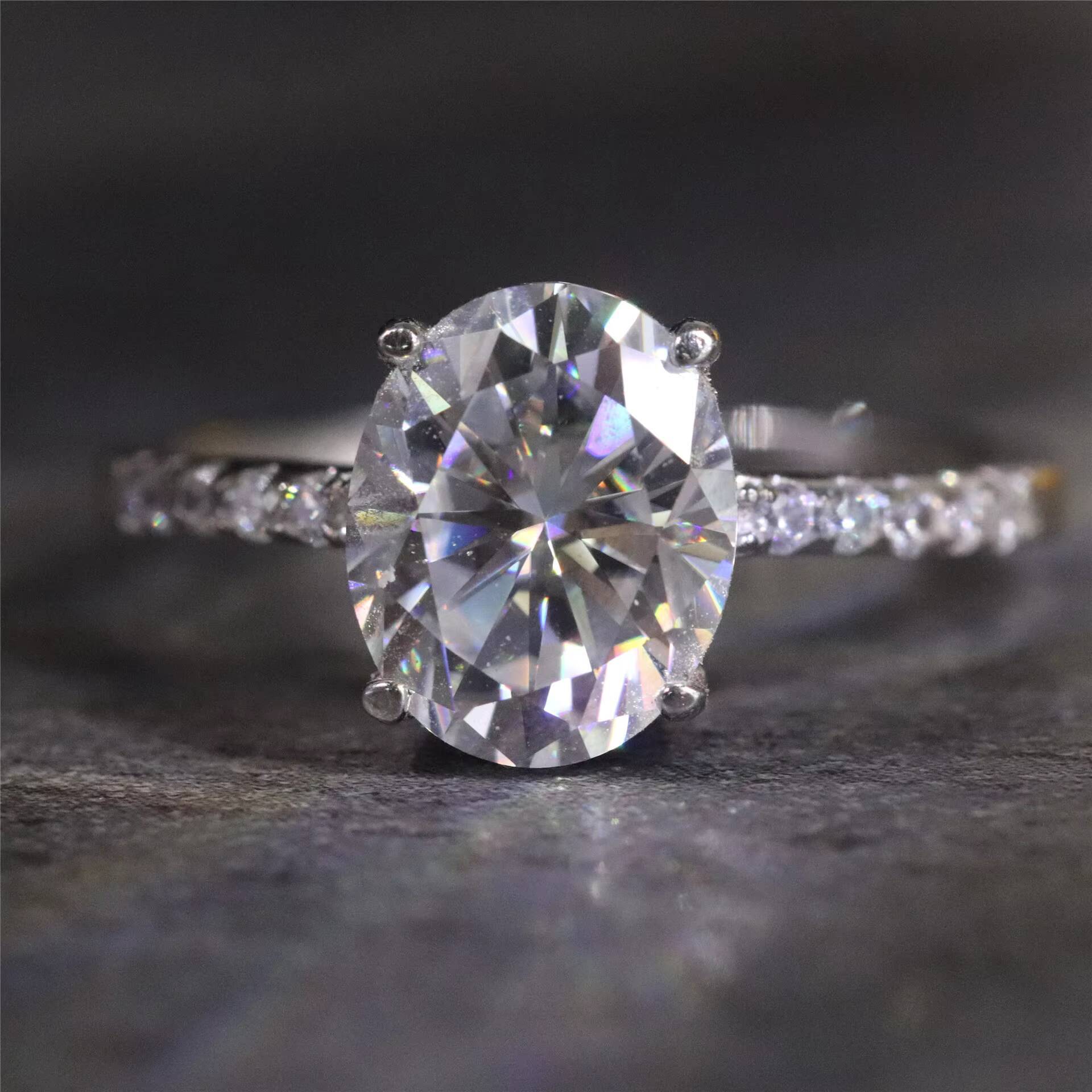 Elegant S925 Sterling Silver Oval 3 Ct Moissanite Ring