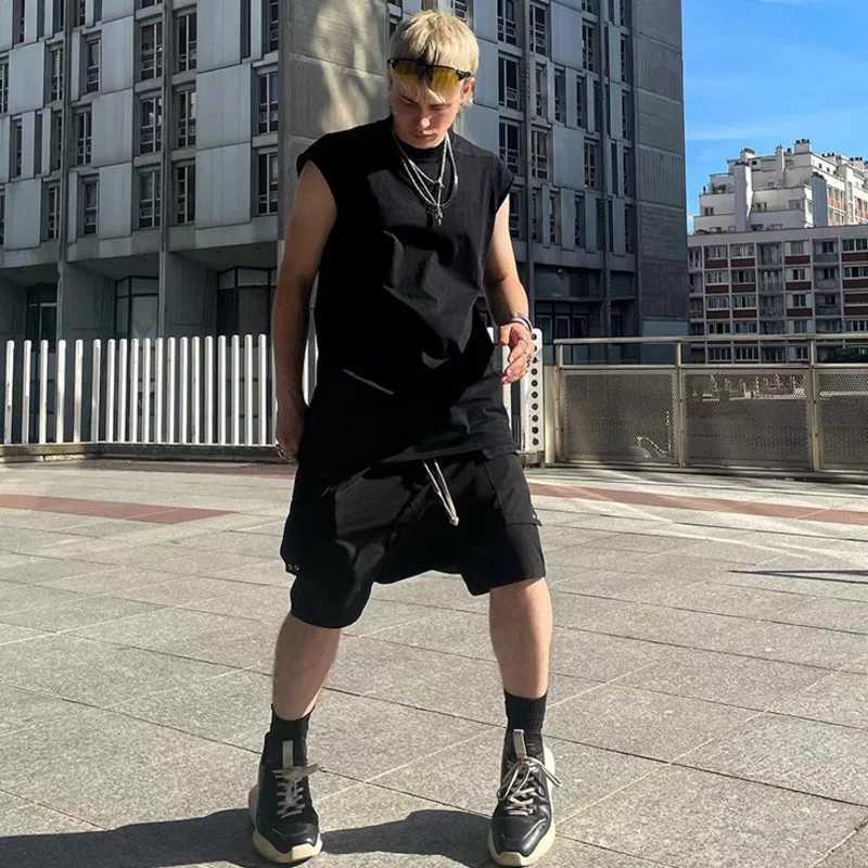 HKSH Mens Trendy Dark Punk Ro Style Classic Work Clothes Double Pocket Helen Pants Elastic Waist Shorts Fashion Street Clothing New HK0401 W250421