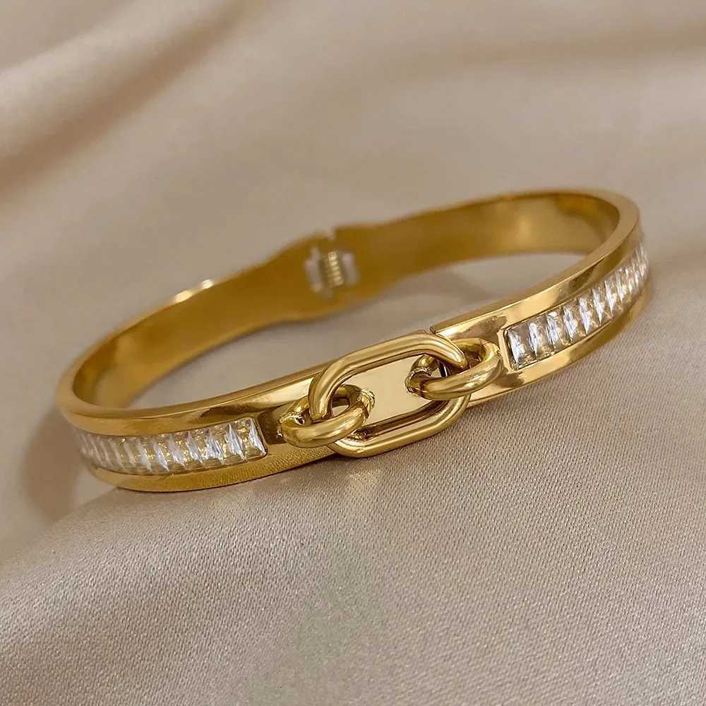 stainless steel Gold plated diamond inlaid bracelet for womenW251121