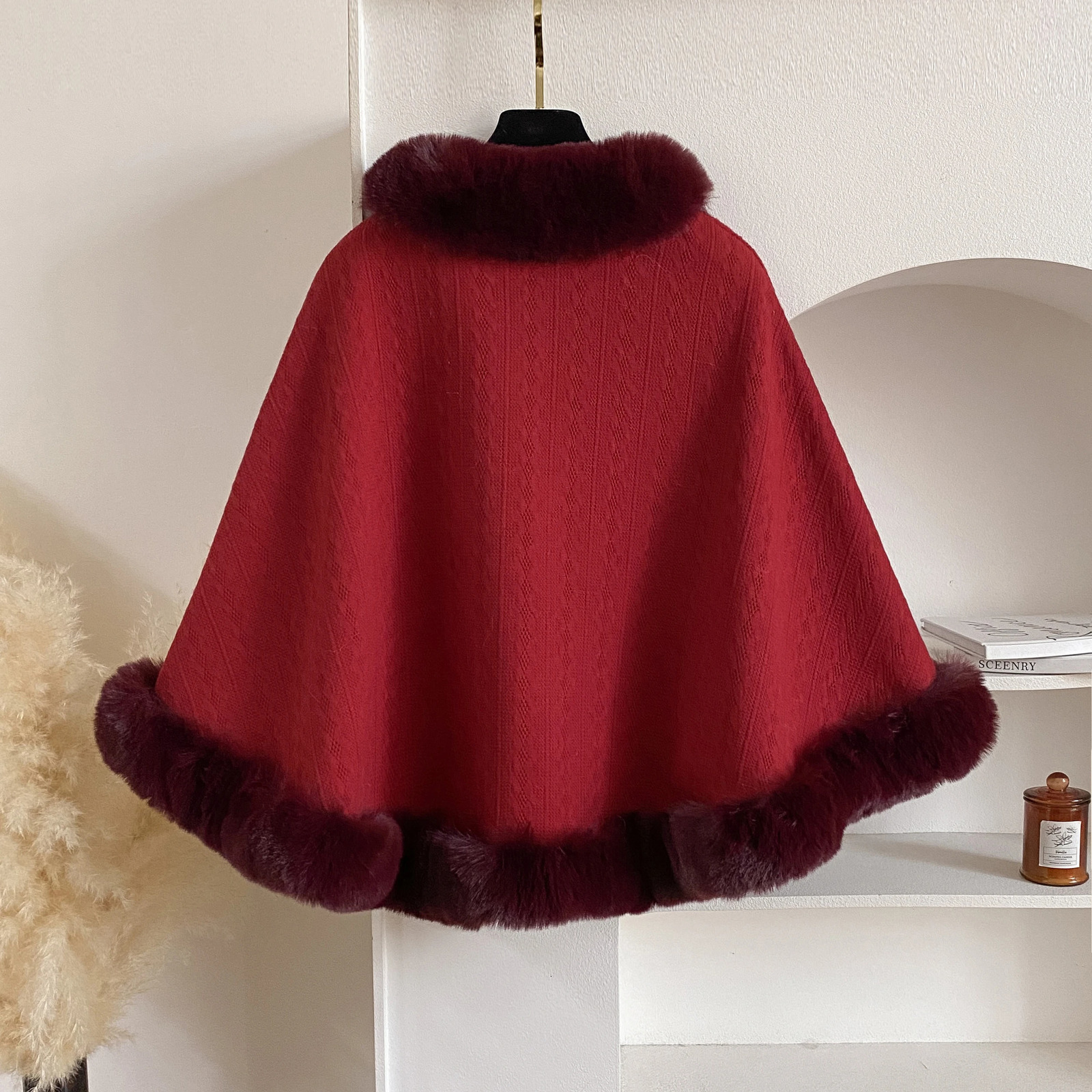 Winter Solid Poncho Thicken Fleece Collar Cape Coat Elegant Beautiful Women Christmas Party Dress Cloak Warm Wraps Gift 251112