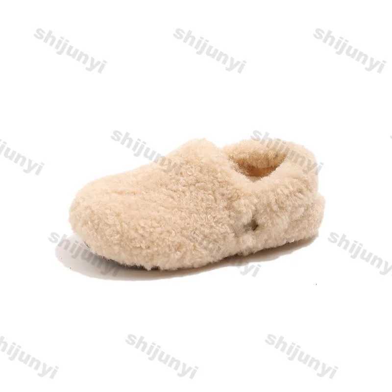 Winter Childrens Slippers 2025 New Warm Plush Comfortable Anti Slip Cotton Shoes Lamb Wool Girls Casual Shoes Toddler SandalsW251121