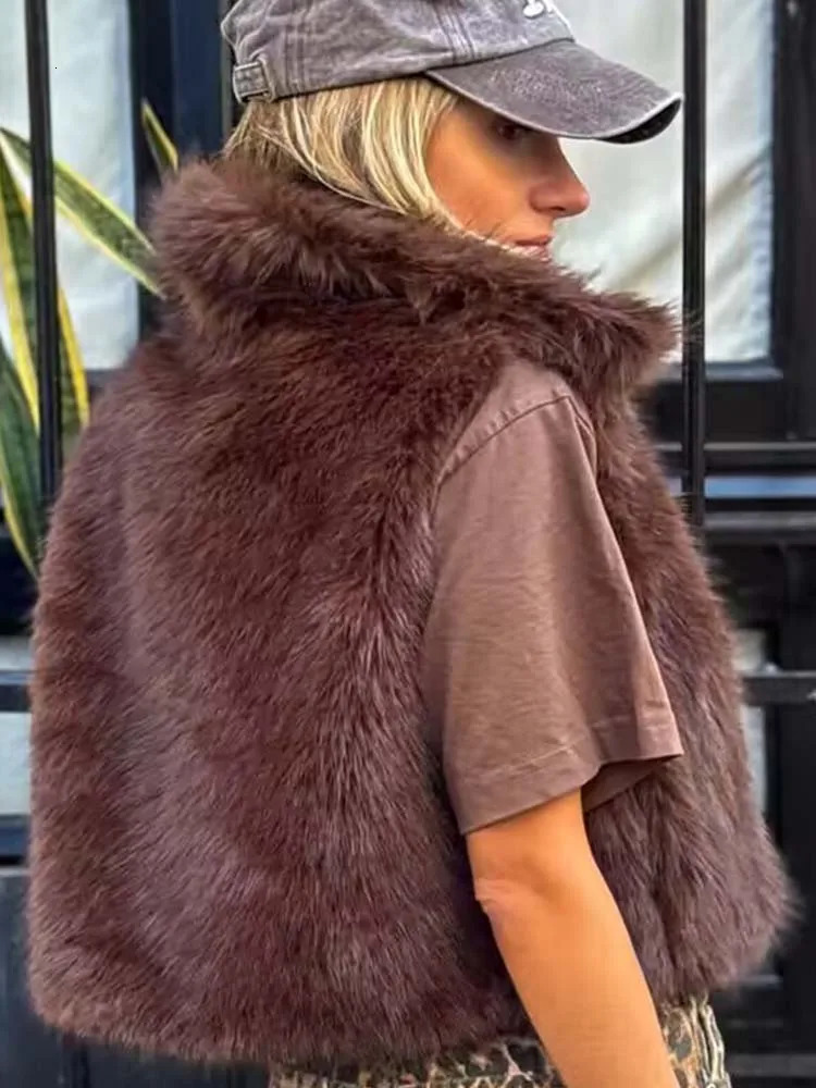 2025 Women Autumn Winter Fashion Fur Vest Coat Female Chic Sleeveless Short Jacket Casual Waistcoat Tops 251112