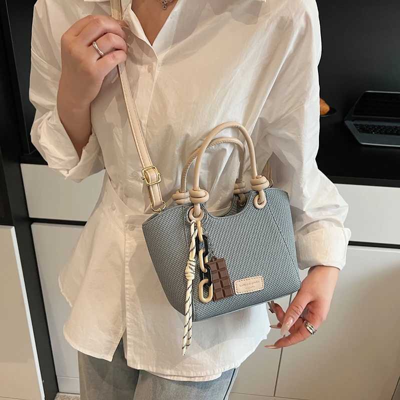 Fresher Style Top-handle Bags For Wen 2025 Summer Lat Trends Designer Handbags Luxury Shoder Cross Body Bag With Pendants Y251121
