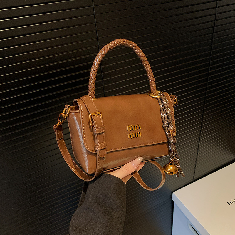 Free Shipping Designer Shoulder Bags Spring New Fashionable Vintage Black Casual Flap Pocket For Woman New Free Delivery Designer Bag