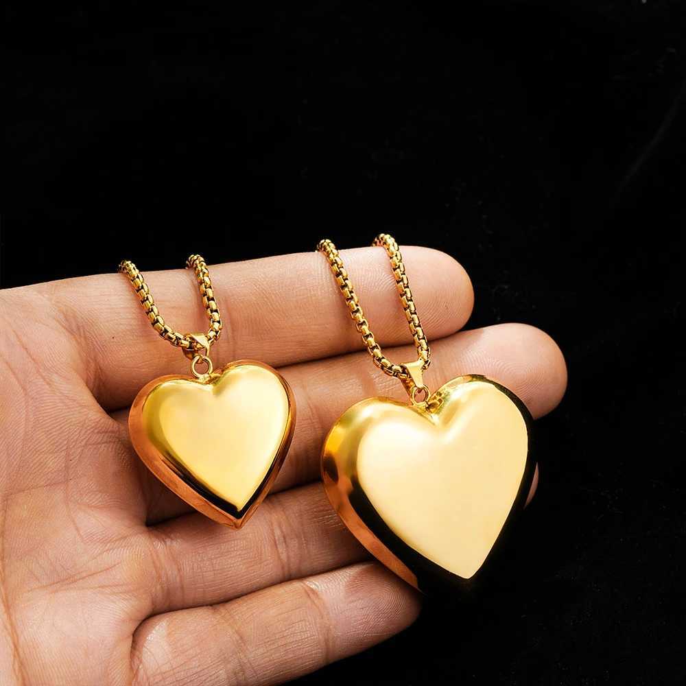 Exaggerated Punk Oversize Heart Pendant Necklace for Women Glossy Gold Plated Chunky Love Necklaces Stainless Steel JewelryXJ251121
