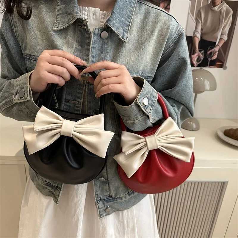 Wens Mini PU Cluh Bag Lightweight Small Purse with Bow Handle Magnetic Closure Coin Purse Soft Tote Handbag for Girls Y251121