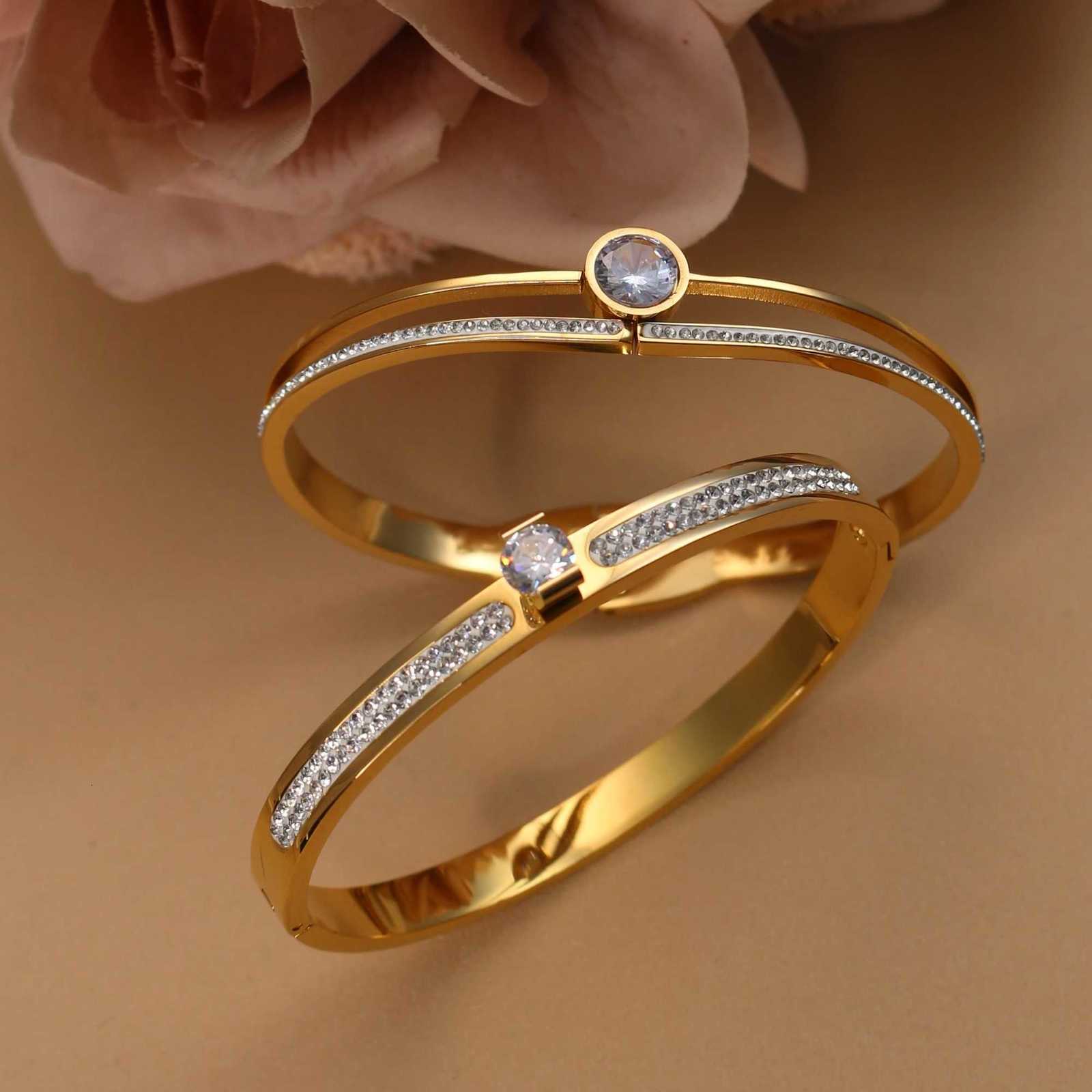 XB-028 Beautiful High Quality Stainless Steel Gold Color Bangle Crystal Design Charm Jewellery Wholesale BraceletsW251121