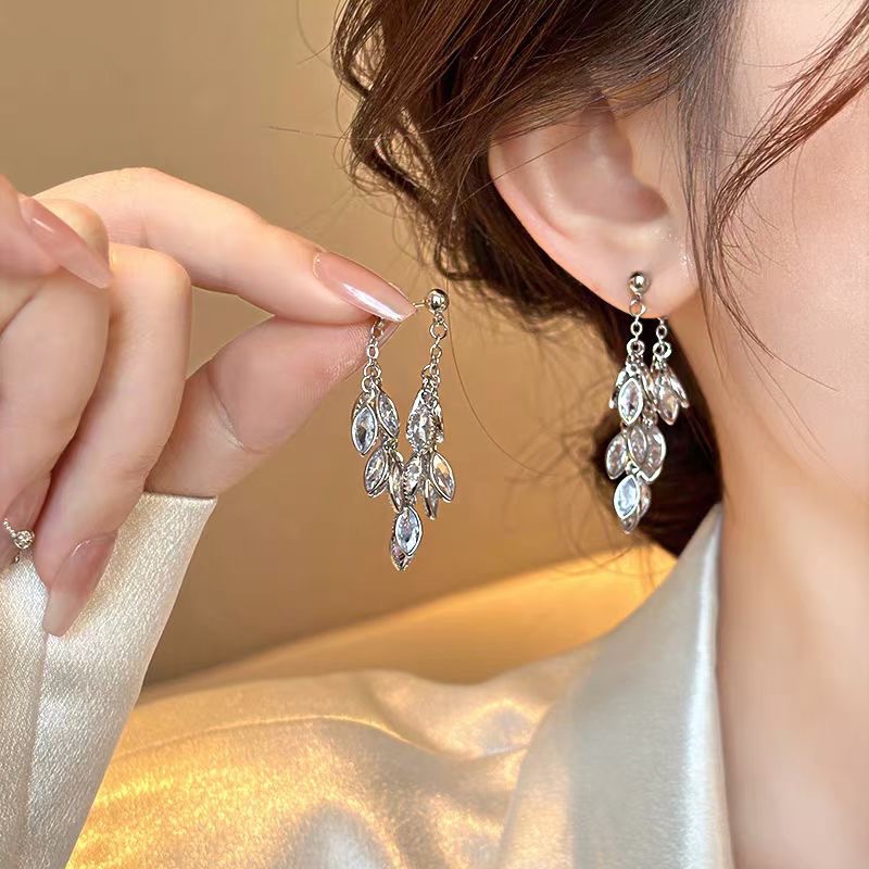 new design fashion jewelry sier color zircon tassel earrings elegant women's evening party accessories
