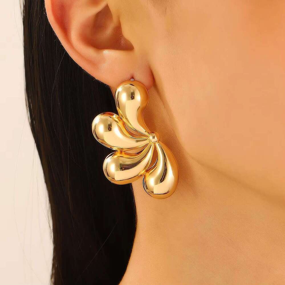 DHCollections 2025 Retro Teardrop Simple Smooth Water Drop Petal Fashionable Stud Earrings