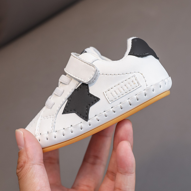 Luminous shoes, soft soled baby shoes, indoor shoes, fashionable and trendy shoes for young children, breathable sports shoes, casual children's 