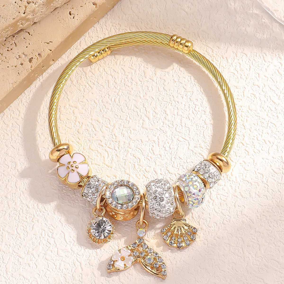 1PC Fashion Womens Stainless Steel Multi Element Accessory Pan Family Bracelet Suitable for Daily Wear Party and Festival GiftW251121