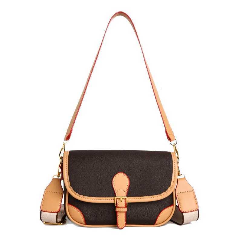 2025 SS Vintage-Inspired Spacious Shoder Bag Mti-Way Cvertible Crossbody Purse for Wen Architectural Day to Night Tote Y251121