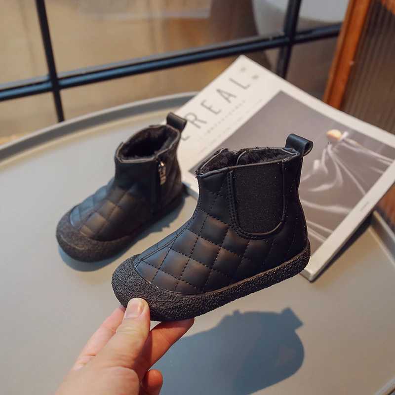 New Childrens Winter Boots for Girl Solid Color Short Versatile Toddlers Causal Boots Fashion Thickened Plush Kids Cotton BootsW251121