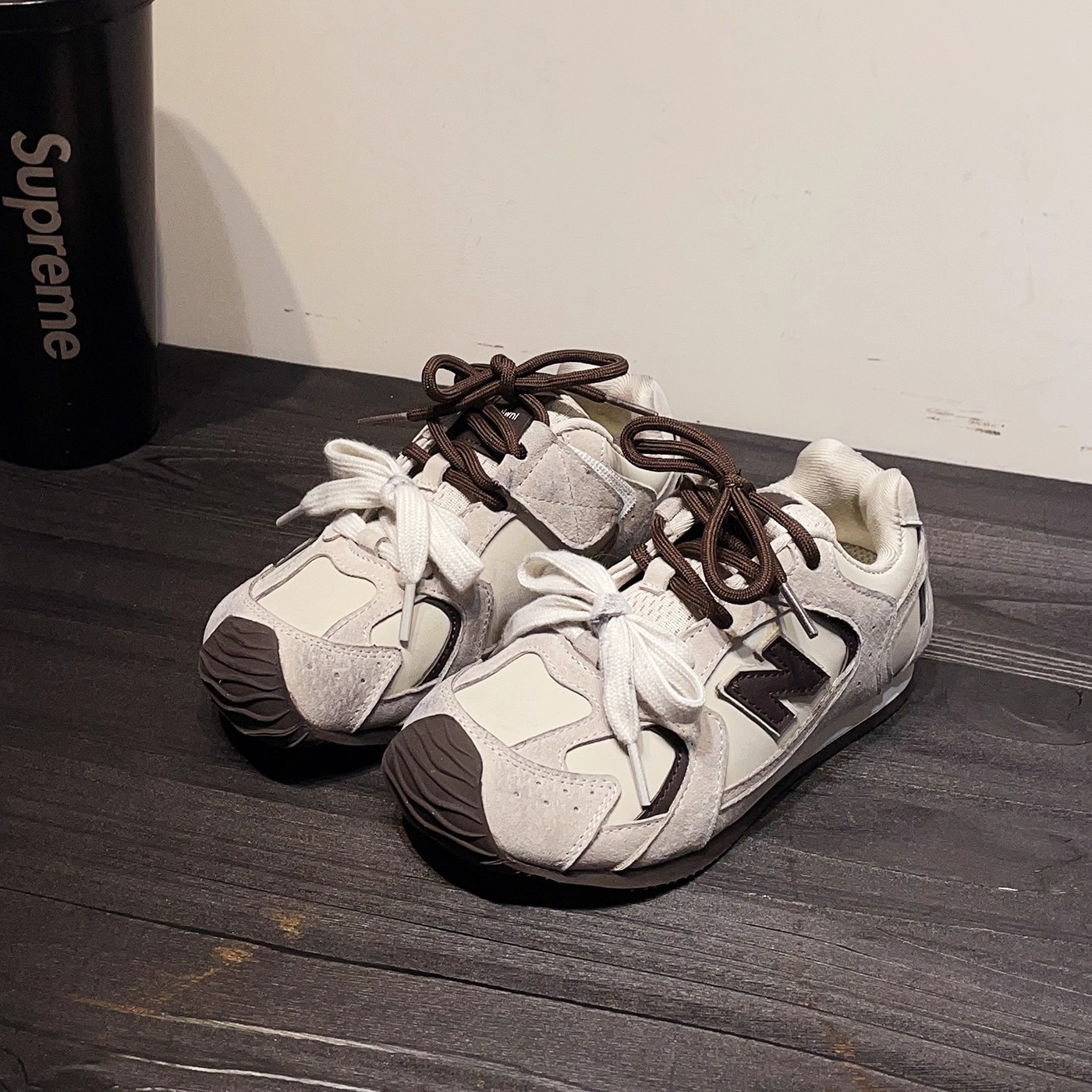 New Free shipping for kids designer shoes running shoes beige grey Classic and versatile soft soled retro German training shoes