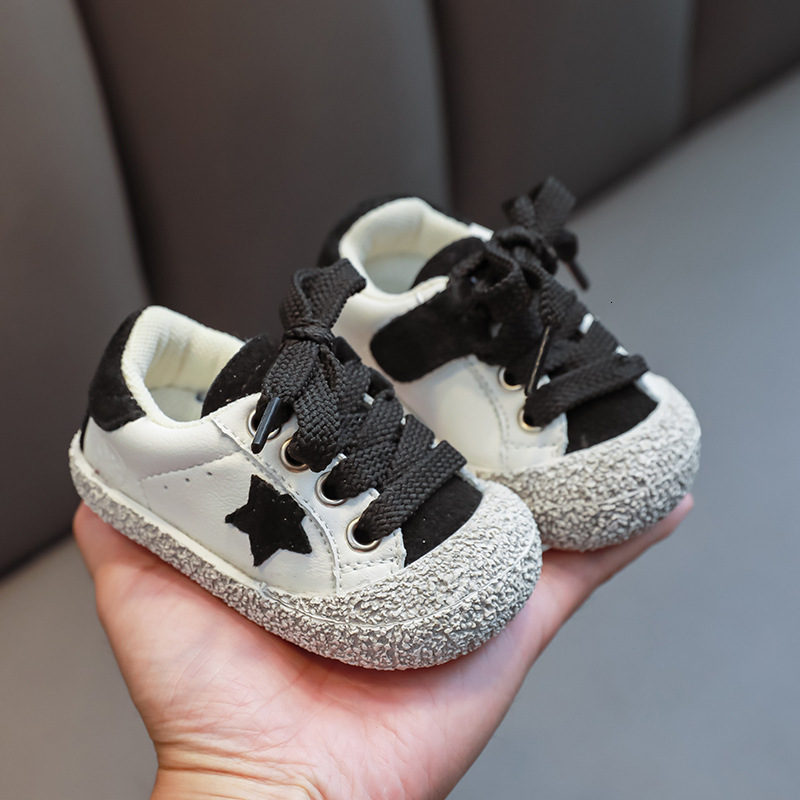 Autumn luminous shoes, boys' anti slip board shoes, soft soled closed toe fashionable trendy shoes, small dirty shoes, casual children's sho