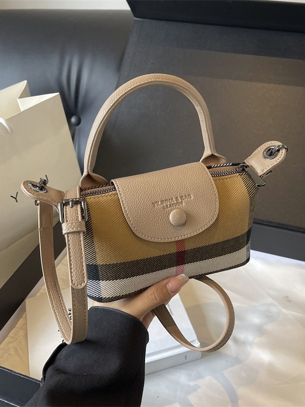 free shipping Designer Shoulder Bags 2025 New Retro Plaid Dumpling Bag Fashionable British Style Mini Handheld Crossbody Trendy Minimalist Bags