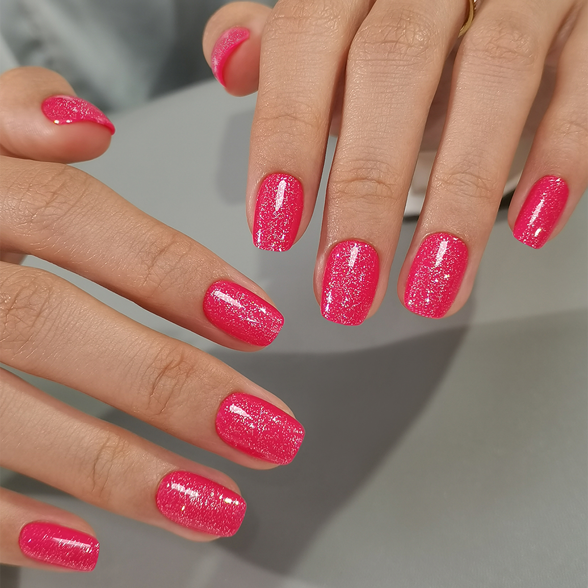 32 pieces of gel short square press-on nails, pink diamond Japanese nails, suitable for girls and ladies, date gifts, Valentine's Day, Christmas 