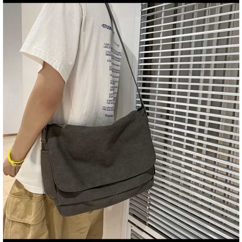 Fashion Men Fi Versatile Crossbody Bags Vintage Canvas Student Messenger Bag Brand Tooling Wind Shoder Bag Student postman sac Y251121