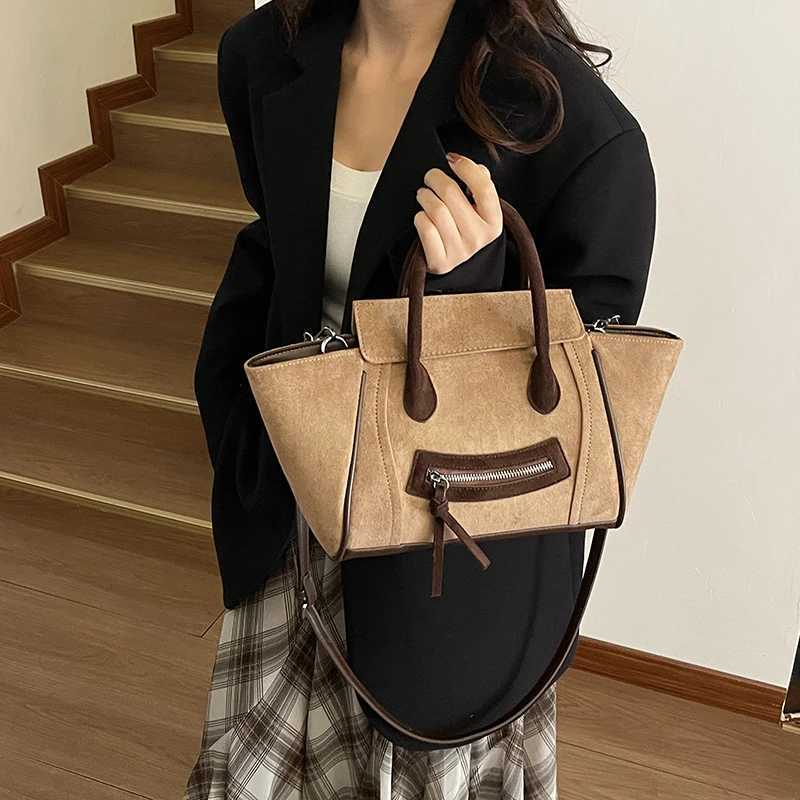 Fashion High-End Suede Bag 2025 New Large-Capacity Crossbody Bag Fiable Cmuter Handbag Wing Bag 8120XF Y251121