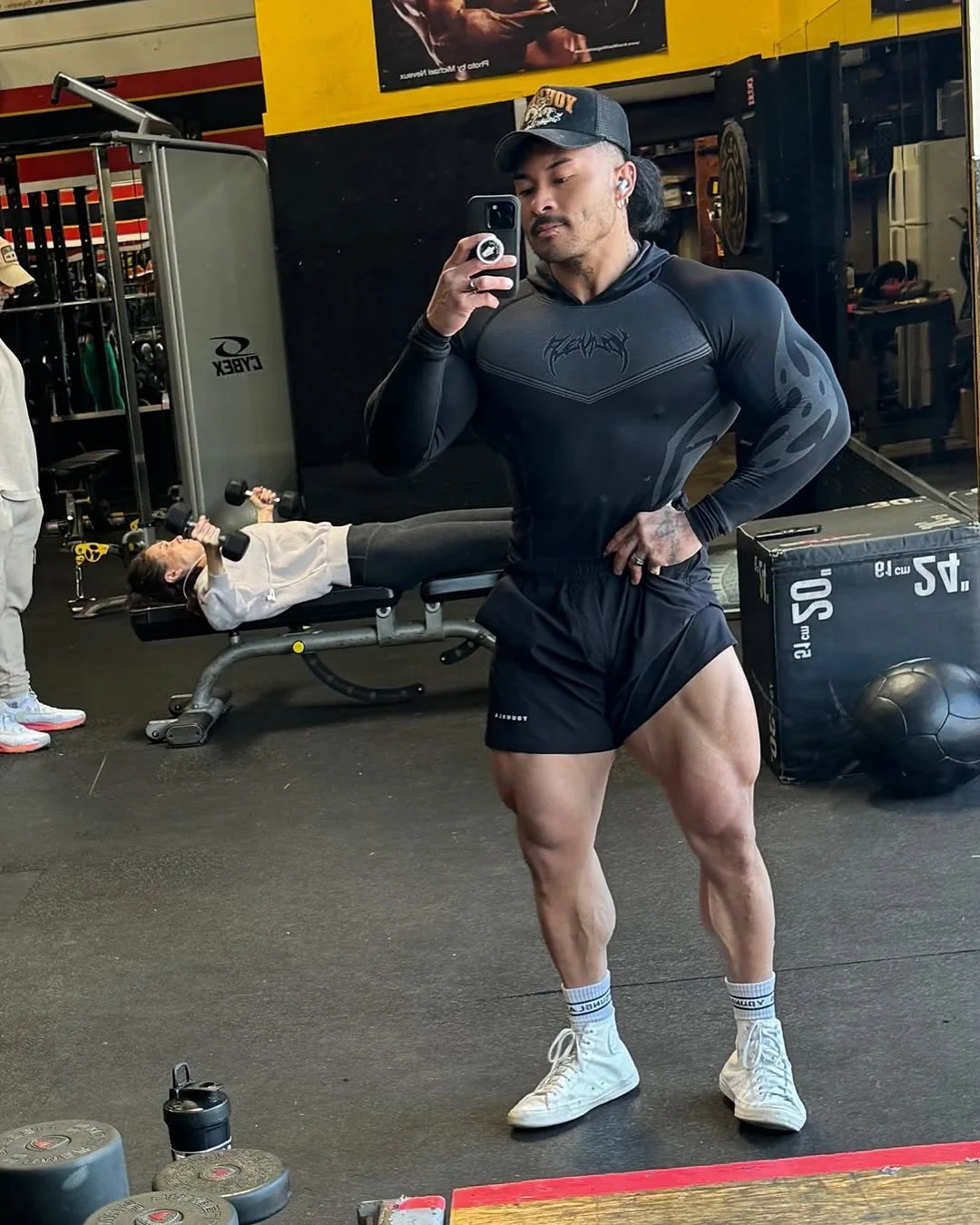 American Mens Tight T-shirt Jogger YA Sports Fitness Cool n Sense Running Training Speed Dry Hooded Long Sleeves 250421