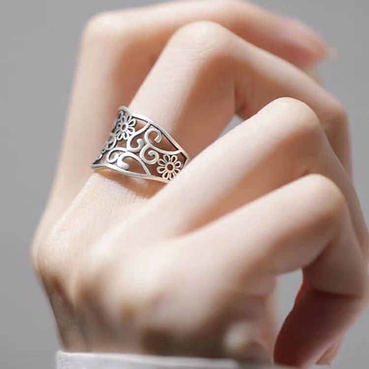 Simple ethnic floral pattern hollowed out Thai auspicious cloud vintage S pure sier ring with adjustable opening and no discoloration