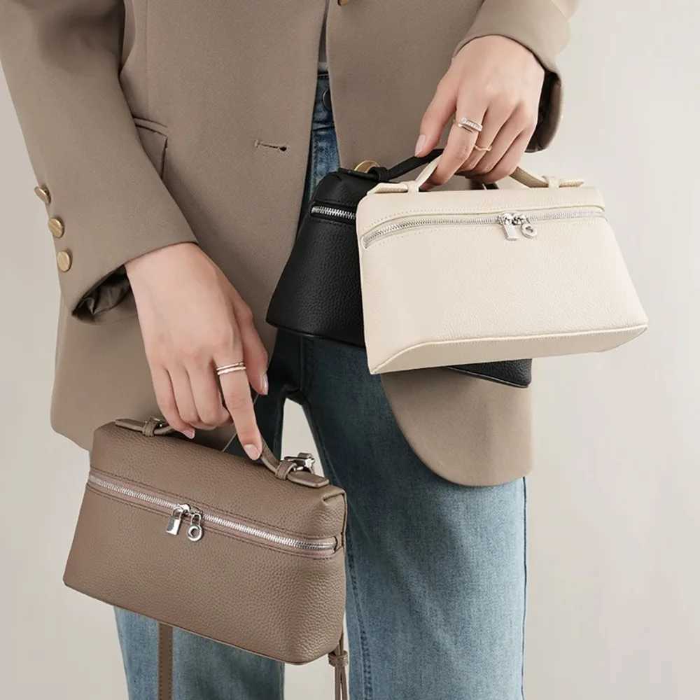 2025 New Mini Fi Bag Pu Leather Handbag Texture Many People with The Same Hand-held Box Bag Slung Out with A Small Bag Y251121