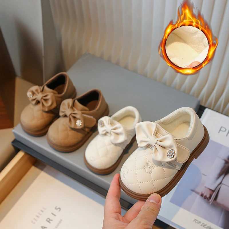 1-8 Years Old Childrens Cotton Shoes Autumn and Winter Khaki Bow Boys Girls Leather Shoes Beige Fashion with Kids Baby BootsW251121
