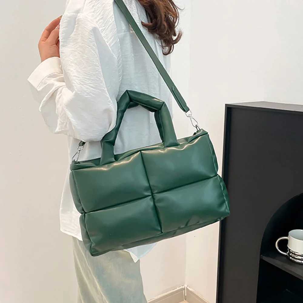 Luxury Soft Pu Leather Tote Bags for Wen Quilted Designer Handbags Cott Padded Winter Shoder Bag Space Down Bags 2025 NEW Y251121