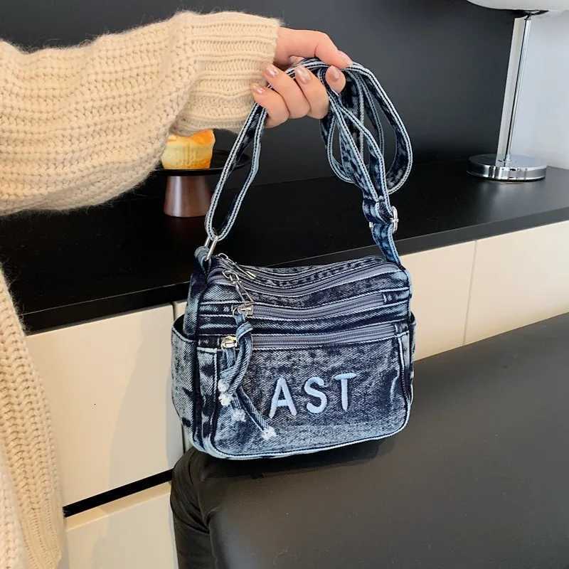 Fashion New Cmuter Versatile Crossbody Bags Heavy Embroidery Denim Shoder Bag Mti Pocket Fi Texture and Simple Square Bag Y251121