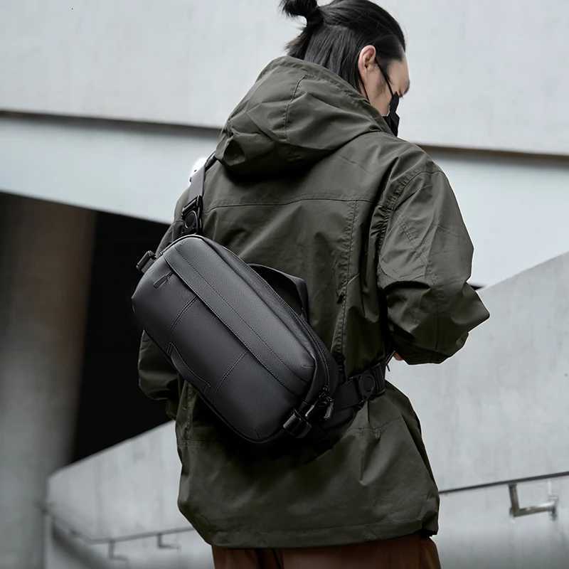 Fashion Sling Bag for Men Mti-functial Waterproof Crossbody Bag with Retractable Keychain Ch Bag for Hiking Travel Y251121