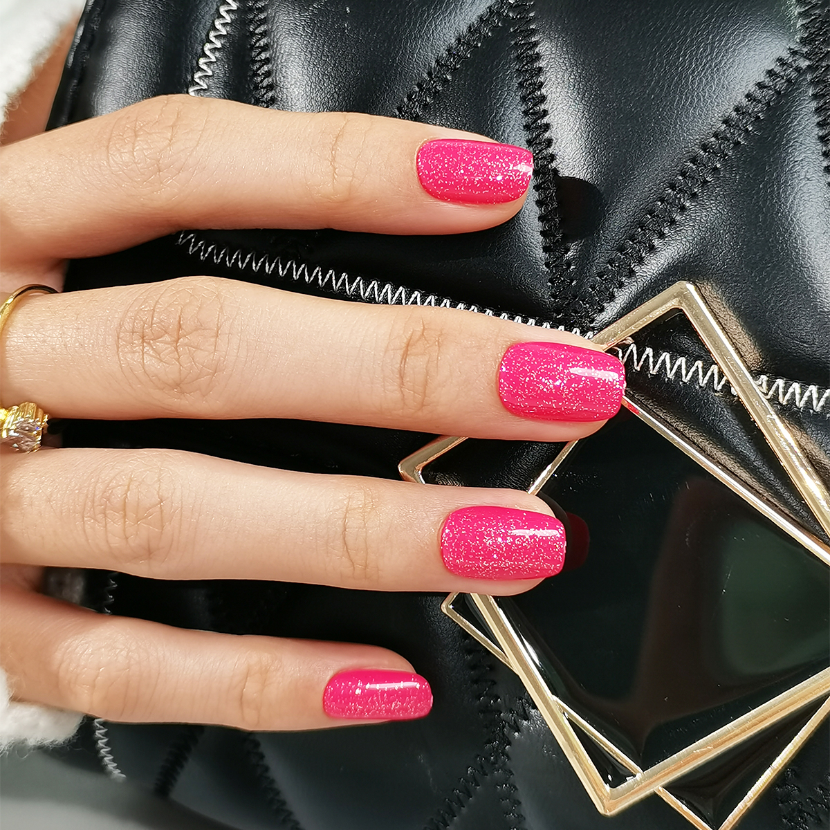 32 pieces of gel short square press-on nails, pink diamond Japanese nails, suitable for girls and ladies, date gifts, Valentine's Day, Christmas 