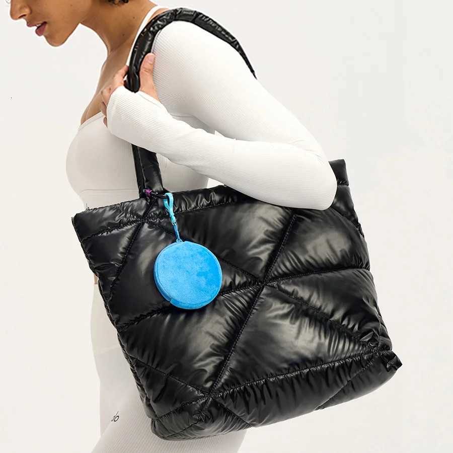 Fi Quilted Padded Wen Shoder Bags Designer Puffer Handbags Casual Nyl Down Cott Large Capacity Tote Shopper Purses Y251121