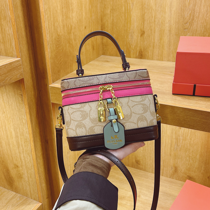 Designer bag free shipping 2025 new fashion box bag premium texture printed shoulder crossbody bag for womens